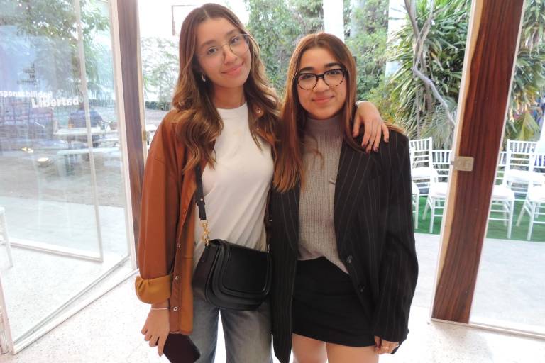 Cautiva Sbro Castil con su pasarela titulada ‘Volver a Florecer’