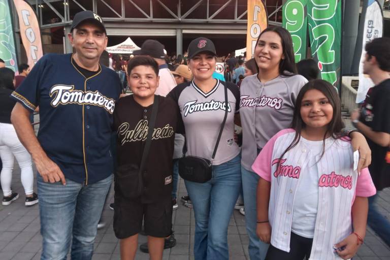Festejan sinaloenses el inicio de la Temporada de Beisbol 2023-2024