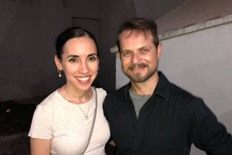 ‘Vuelan’ los negros pájaros del adiós en el Teatro Socorro Astol