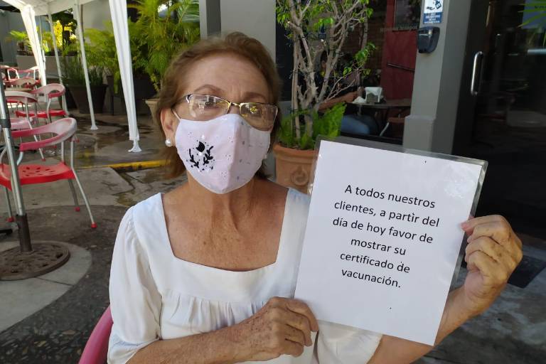 Restaurantes de Mazatlán solicitan ya certificado de vacunación; que aún hay confusión