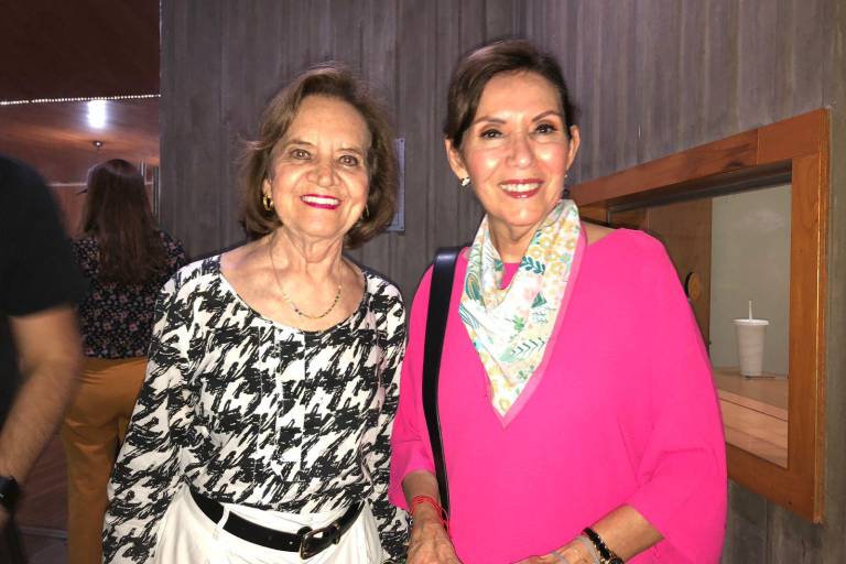 ‘Vuelan’ los negros pájaros del adiós en el Teatro Socorro Astol