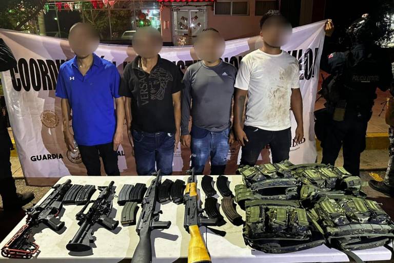 Detienen a 4 civiles armados en el fraccionamiento Los Ángeles, en Culiacán