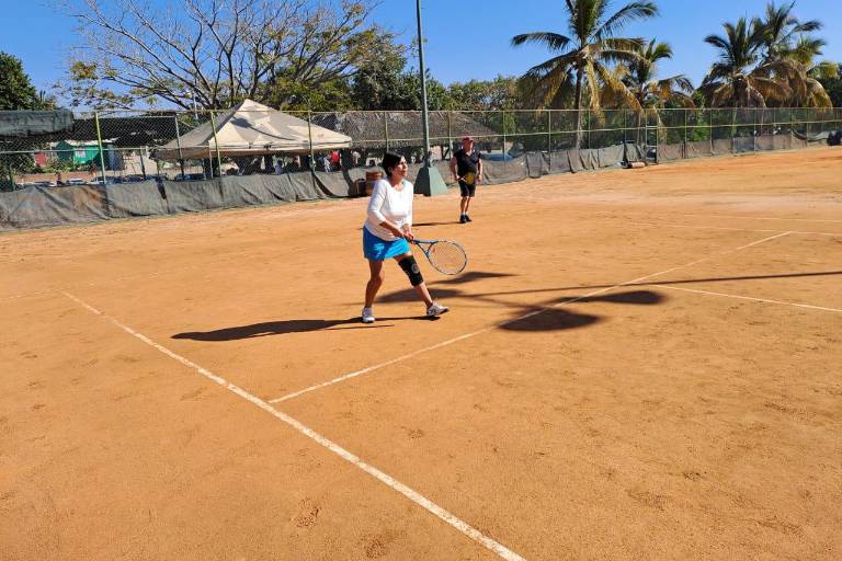 Torres y Camacho caen en apertura de Torneo Carnaval, en Club Muralla