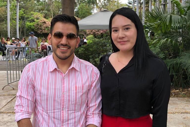 Aplauden jóvenes las propuestas del músico y empresario Sergio Lizárraga