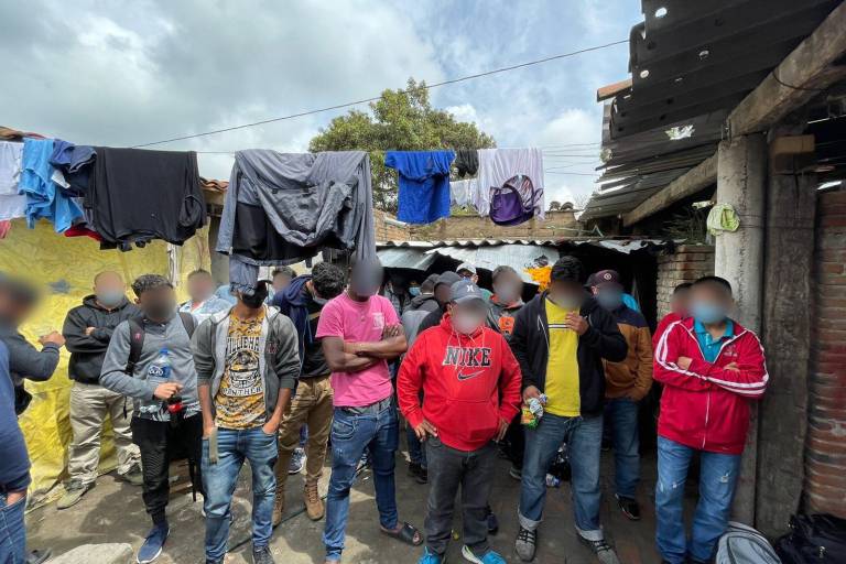 Rescatan a 133 migrantes de una casa de seguridad en San Francisco Tlaltenango, Puebla
