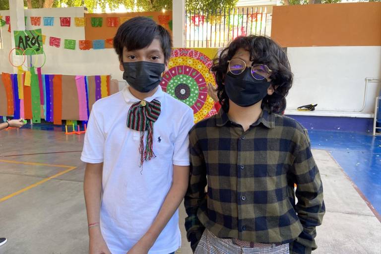 Conviven en la fiesta mexicana