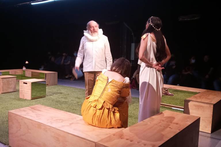 Aborda `Mucho ruido y pocas nueces’ el mundo de las redes sociales y el feminismo