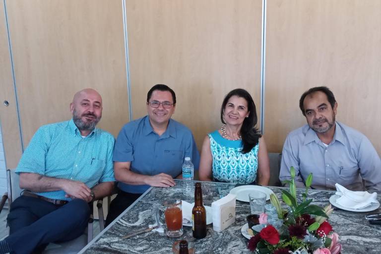 Celebran abogados su día con amena reunión