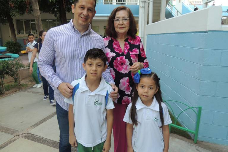 Reconoce el Instituto Senda a sus alumnos de excelencia