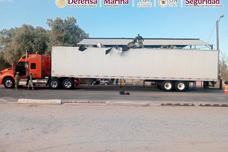 Detienen a conductor con mil 200 paquetes de cocaína ocultos en su tractocamión, en Sonora