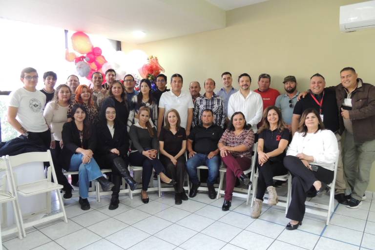 Celebran colaboradores de Noroeste la Navidad con rico desayuno