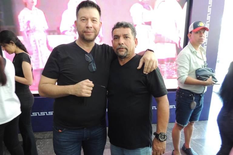 Celebran familia y amigos la trayectoria de Santiago Ibarra