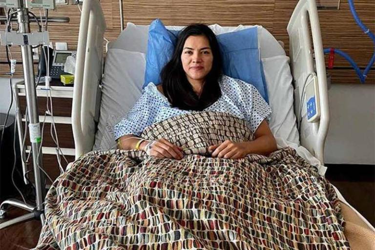 María del Rosario Espinoza se recupera de cirugía de cadera