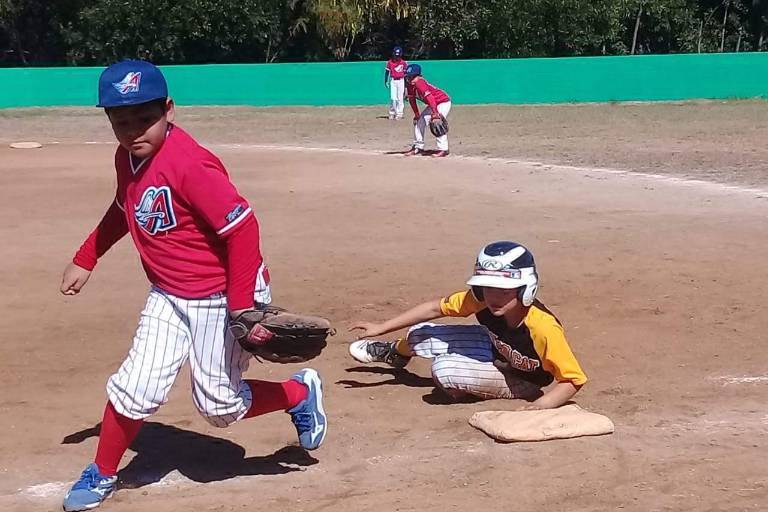 Bravos se impone a El Poly en la Liga Quintero Castañeda