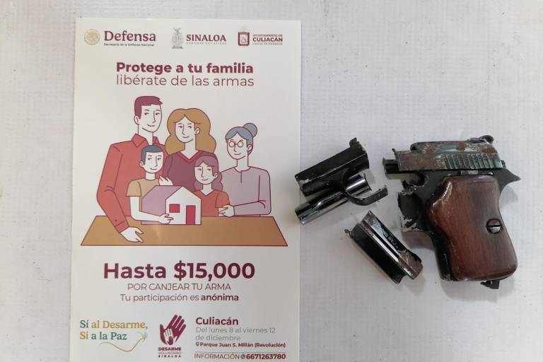 Autoridades destruyeron las armas y explosivos entregados por la ciudadanía durante la campaña de Desarme Voluntario Sinaloa 2025.