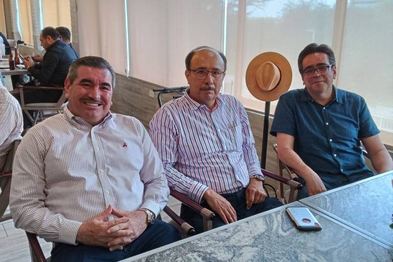 Celebran abogados su día con amena reunión