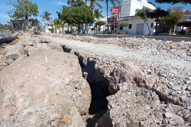 Rehabilitación del malecón de Teacapán no incluye piedra; restauranteros han alertado nuevos daños