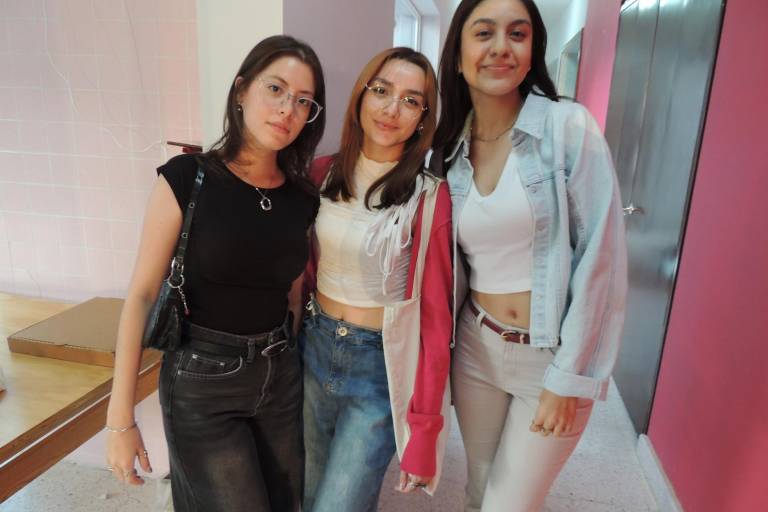 Cautiva Sbro Castil con su pasarela titulada ‘Volver a Florecer’