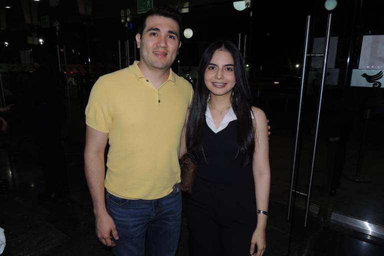 Regalan Julia y Tobías una noche memorable a sinaloenses