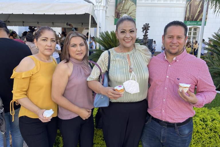 Celebran ciudadanos el 491 aniversario de la fundación de Culiacán con misa y pastel
