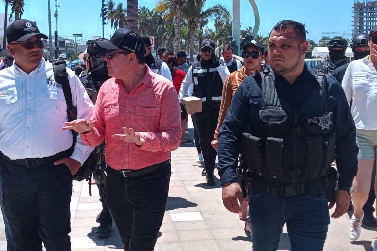 Por Semana Santa, cierran tramos del malecón en Mazatlán para que toquen las bandas