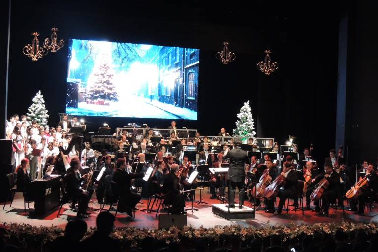 Dan sinaloenses la bienvenida a la Navidad, con el Concierto Decembrino Cinema