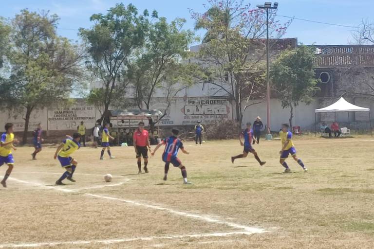 Familia Aguilar-Carrillo aplasta a Boys de Villa Unión y entra a la final de la Primera Fuerza de Mazatlán