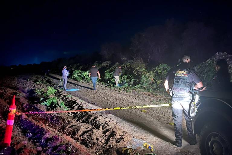Hallan cuerpo envuelto en bolsas en la carretera La 50, en Navolato