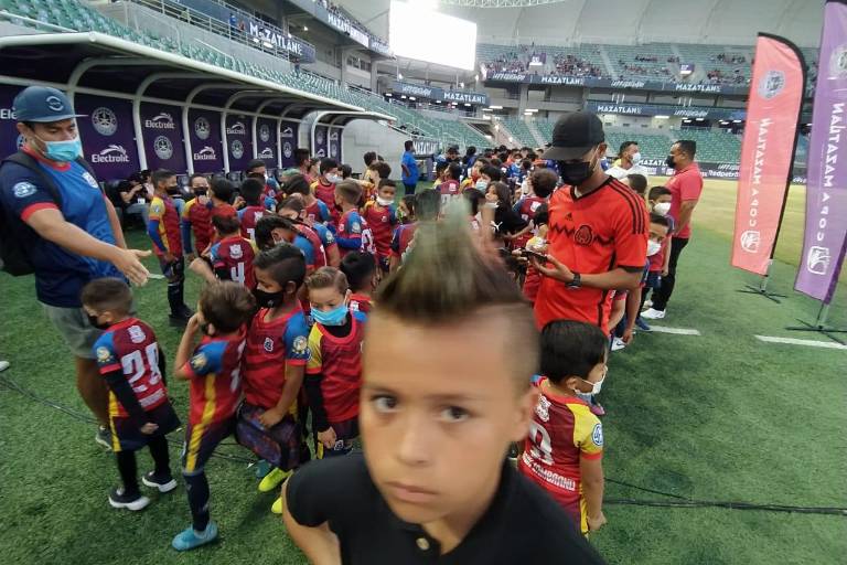 El Kraken se pone de gala al inaugurarse la Copa Mazatlán de Futbol 11