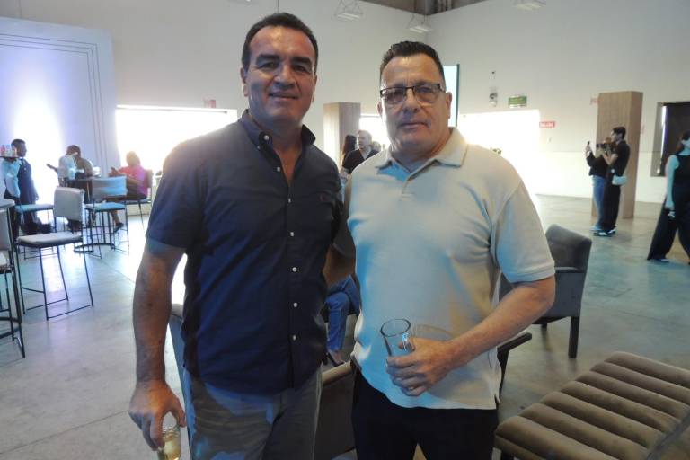 Disfrutan la conducción de la nueva pickup BYD Shark