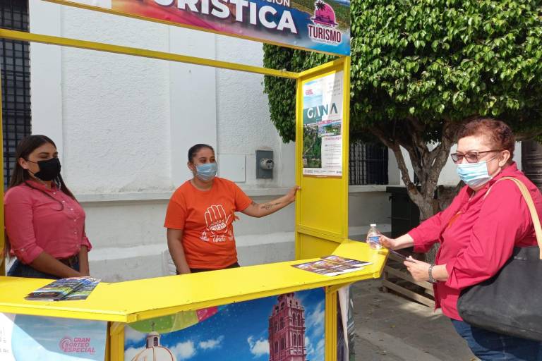Ya se venden cachitos para la rifa de lotes de Playa Espíritu en módulo de turismo de Escuinapa
