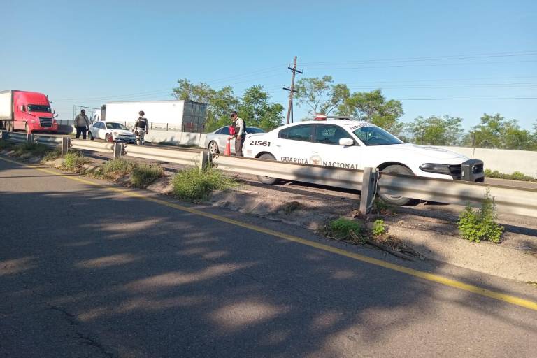 Arrolla tráiler a ciclista en carretera Mazatlán-Culiacán en Costa Rica