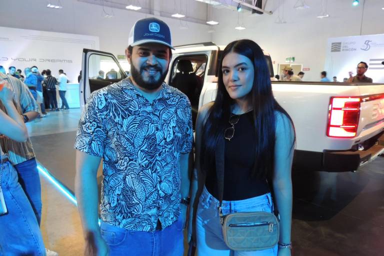 Disfrutan la conducción de la nueva pickup BYD Shark