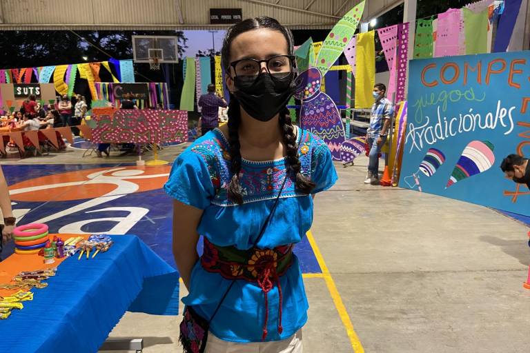 Conviven en la fiesta mexicana