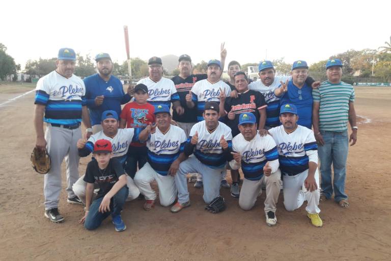 Los Plebes del Rancho es el campeón de campeones de la Liga Taxis Verdes 2022