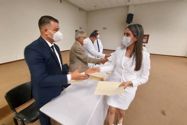 Se gradúa una nueva generación de médicos internos del HGC