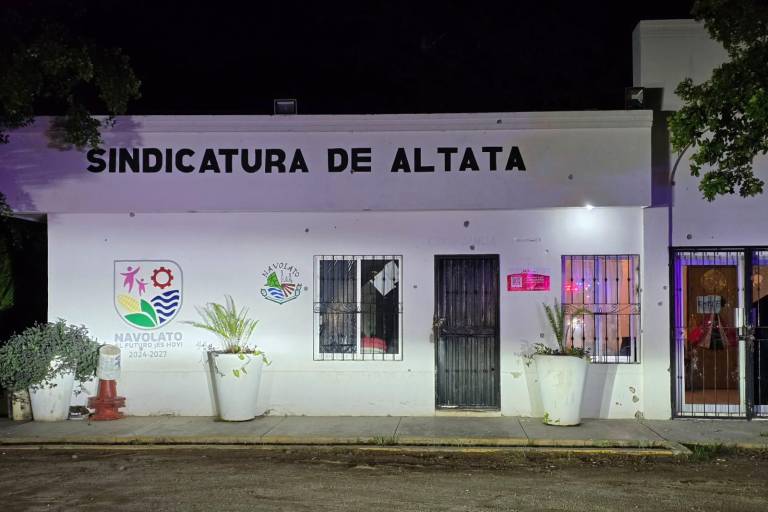 Matan a una mujer, incendian hotel y atacan caseta en Nuevo Altata, en Navolato