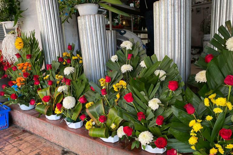 Negocios ‘golondrinos’ afectan a negocios de flores en Día de Muertos: florista