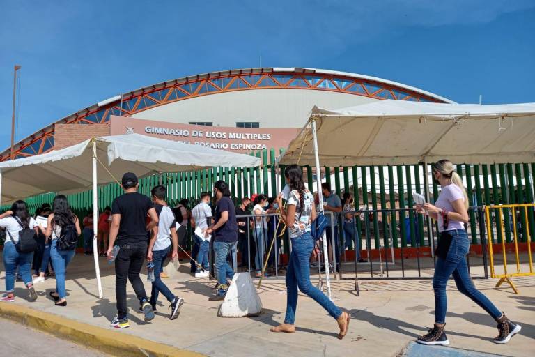 Crece interés de jóvenes en Culiacán por recibir la vacuna contra el Covid-19