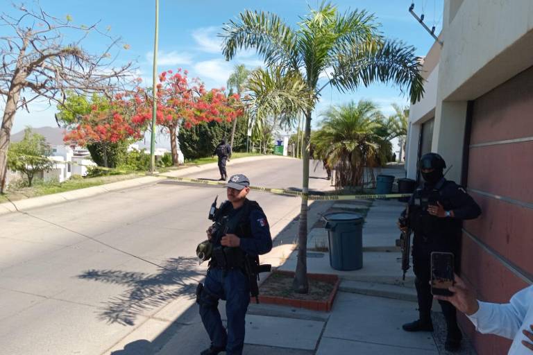 Hallan un cuerpo en contenedor de un residencial en Culiacán