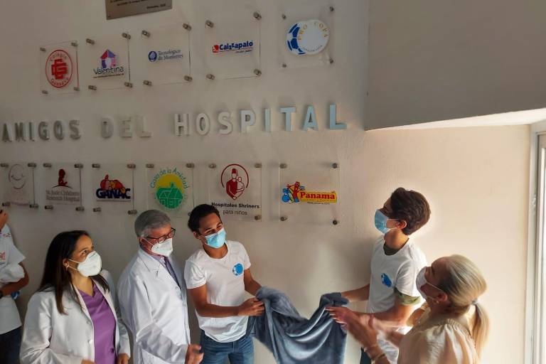 Hacen acto de solidaridad en el Hospital Pediátrico
