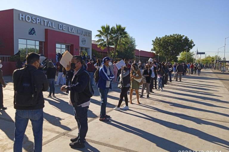 Inicia vacunación de refuerzo contra Covid a personal de Salud en Culiacán