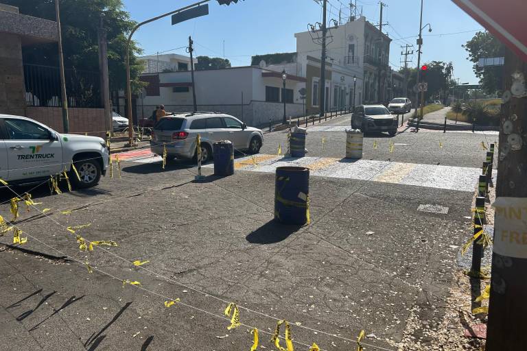 Las labores del proyecto “Pasos por la Paz” continúan en el cruce de Rafael Buelna Tenorio y Vicente Riva Palacio, provocando congestión vehicular.