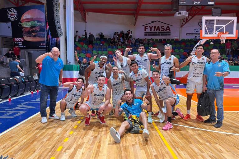 Delfines de Mazatlán divide en el inicio de su gira por Baja California