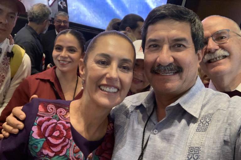 Javier Corral se ampara contra orden de aprehensión; Sheinbaum lo respalda