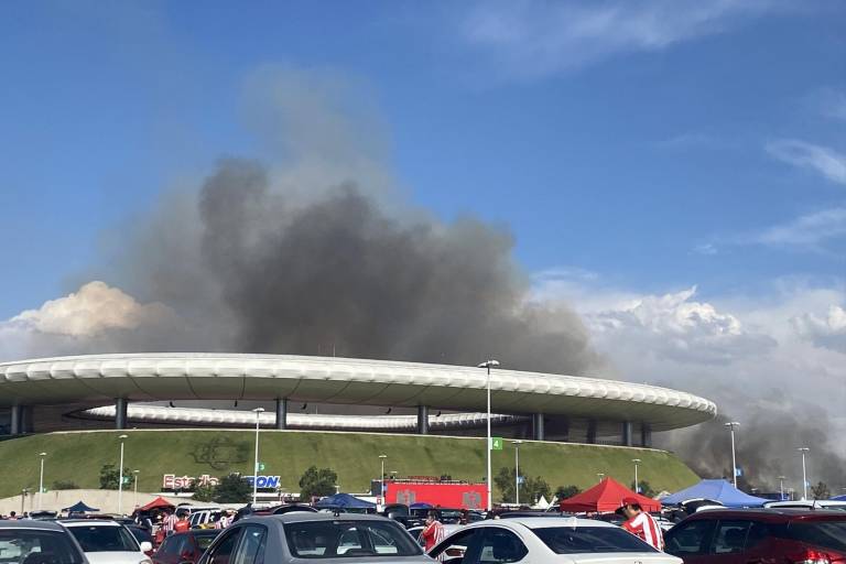 Reportan incendio en las cercanías del estadio Akron