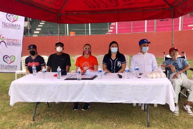 Inaugura Presidenta de Escuinapa la liga de béisbol infantil y juvenil 2021-2022