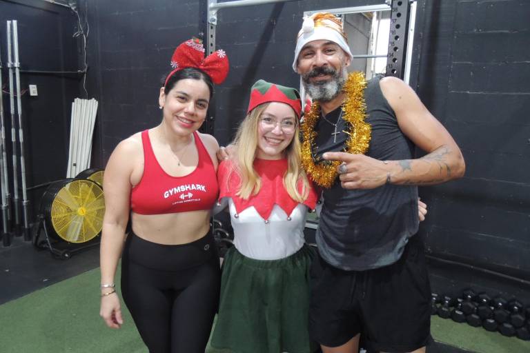 Entre burpees y sentadillas disfrutan clientes de Ludus Magnus su posada