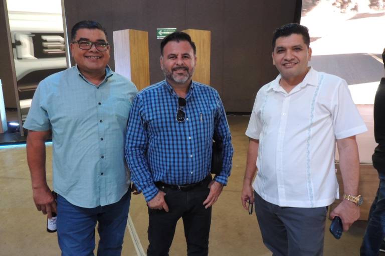 Disfrutan la conducción de la nueva pickup BYD Shark