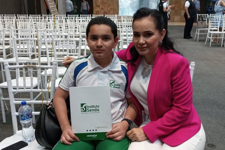Egresa una generación más de alumnos del Instituto Senda